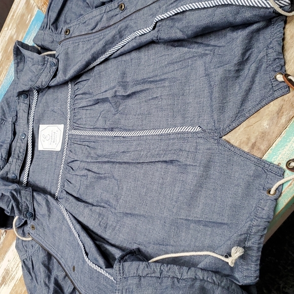 E Hyphen World Gallery Pleated Chambray Hooded 3/4 Sleeve Lightweight Jacket - Picture 4 of 12